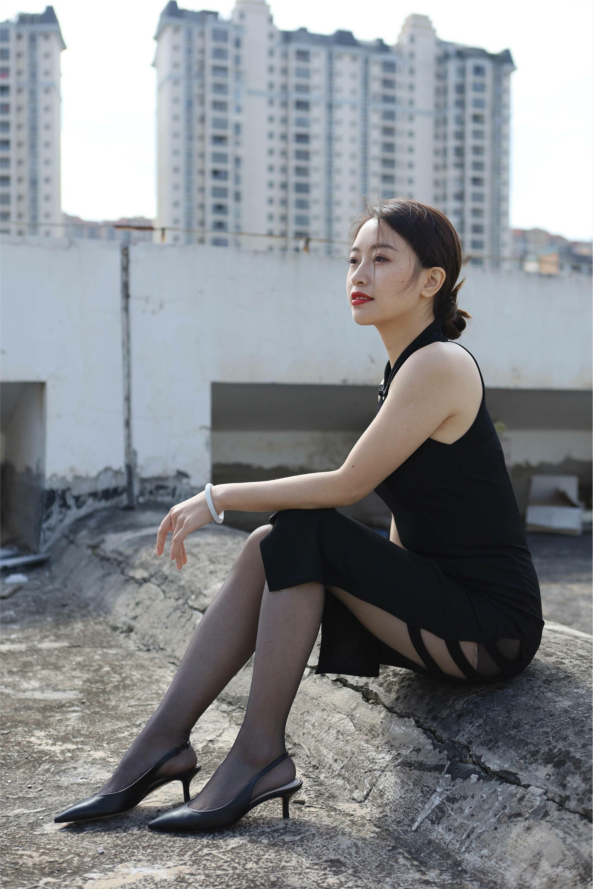 IESS异思趣向  2022.01.12 丝享家986：小婕《天台旗袍秀》